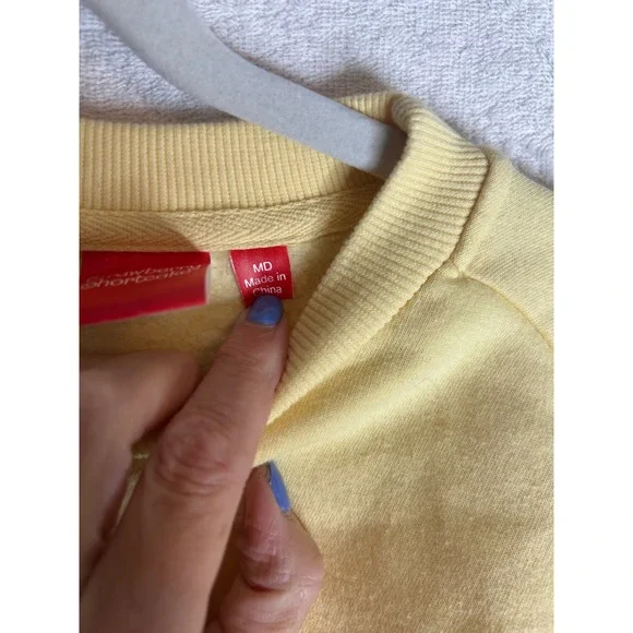 Strawberry Shortcake Graphic Crewneck Sweatshirt Yellow Sleeve Print Womens MD - Picture 3 of 8